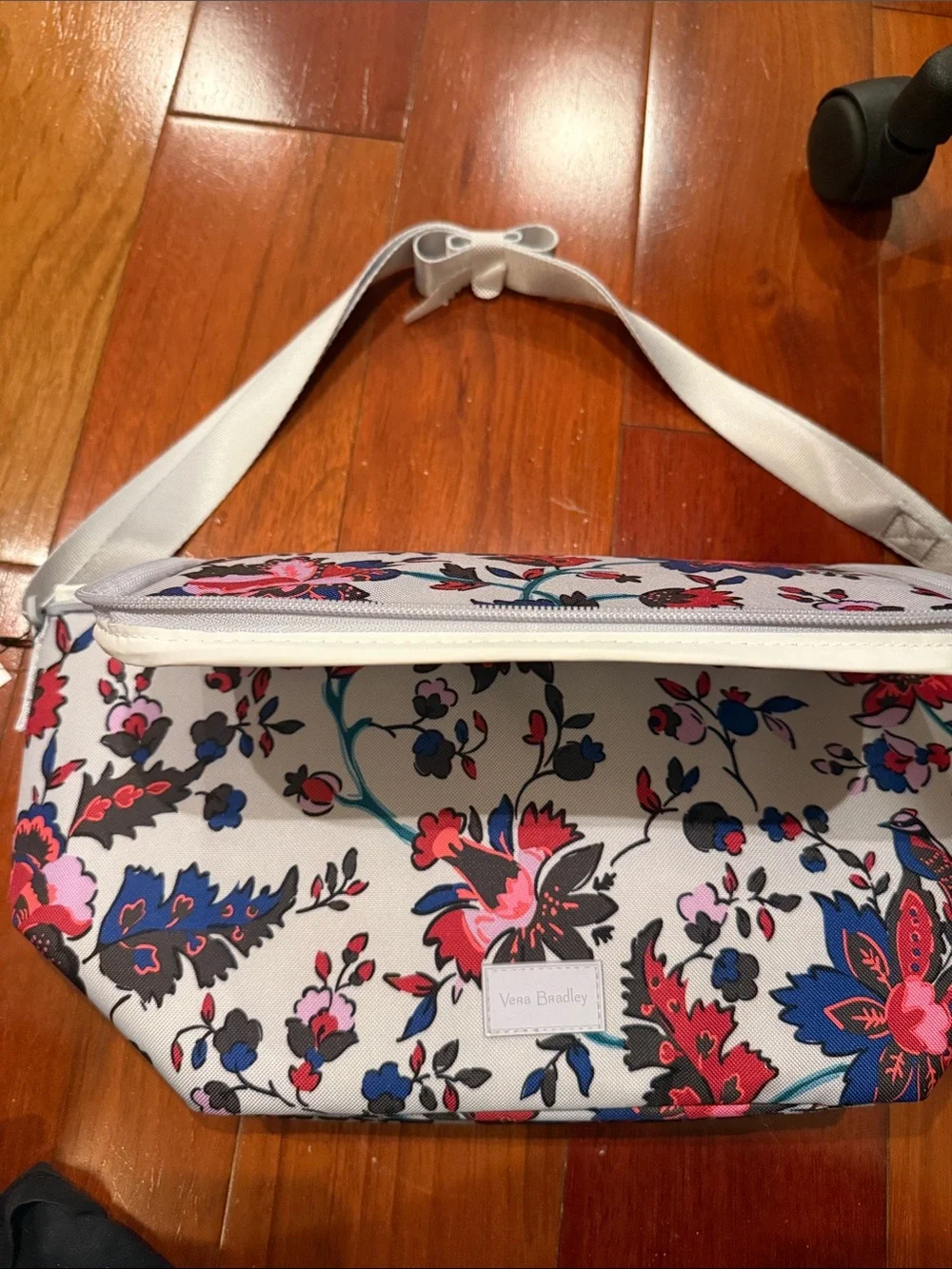 Vera Bradley Light Gray Floral lunch bag  Crossbody with Pink & Navy Accents